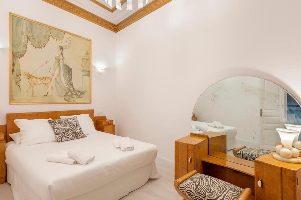 Placa Catalunya V Charming And Exquisite 5bd With Large Balcony