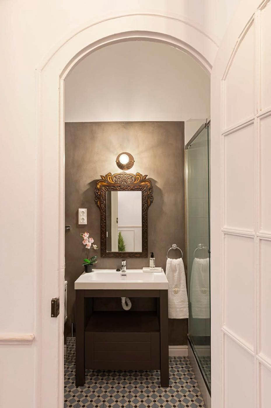Apartment Placa Catalunya V Charming And Exquisite 5bd With Large Balcony Barcelona