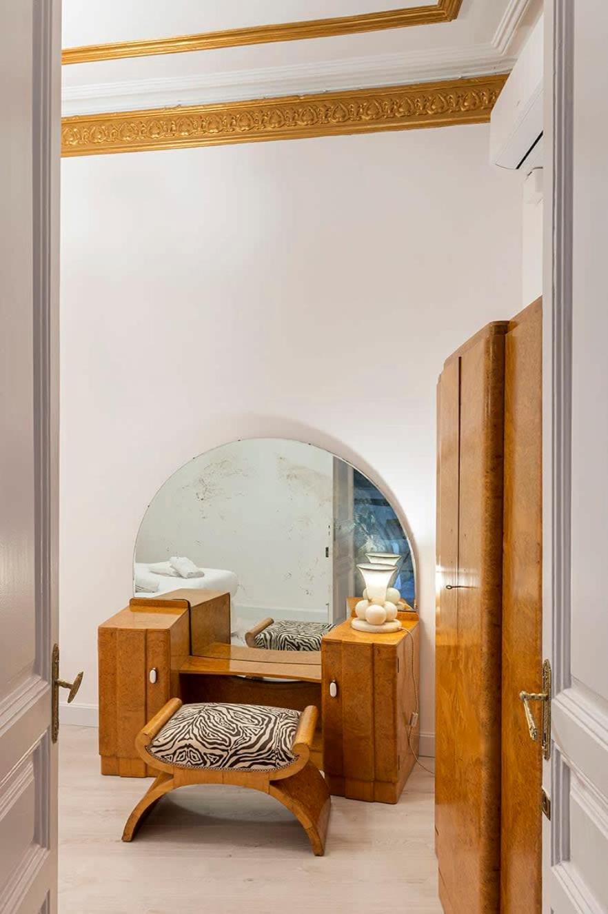 Placa Catalunya V Charming And Exquisite 5bd With Large Balcony Apartment