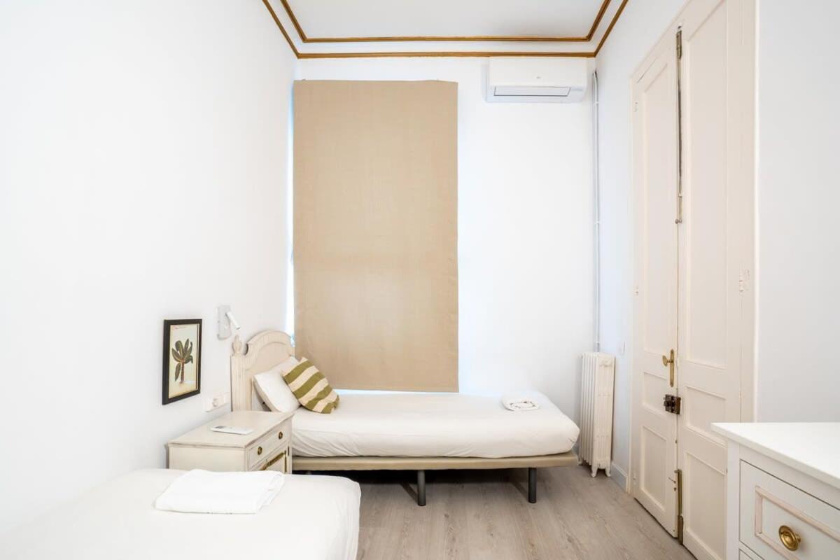 Placa Catalunya V Charming And Exquisite 5bd With Large Balcony * Barcelona